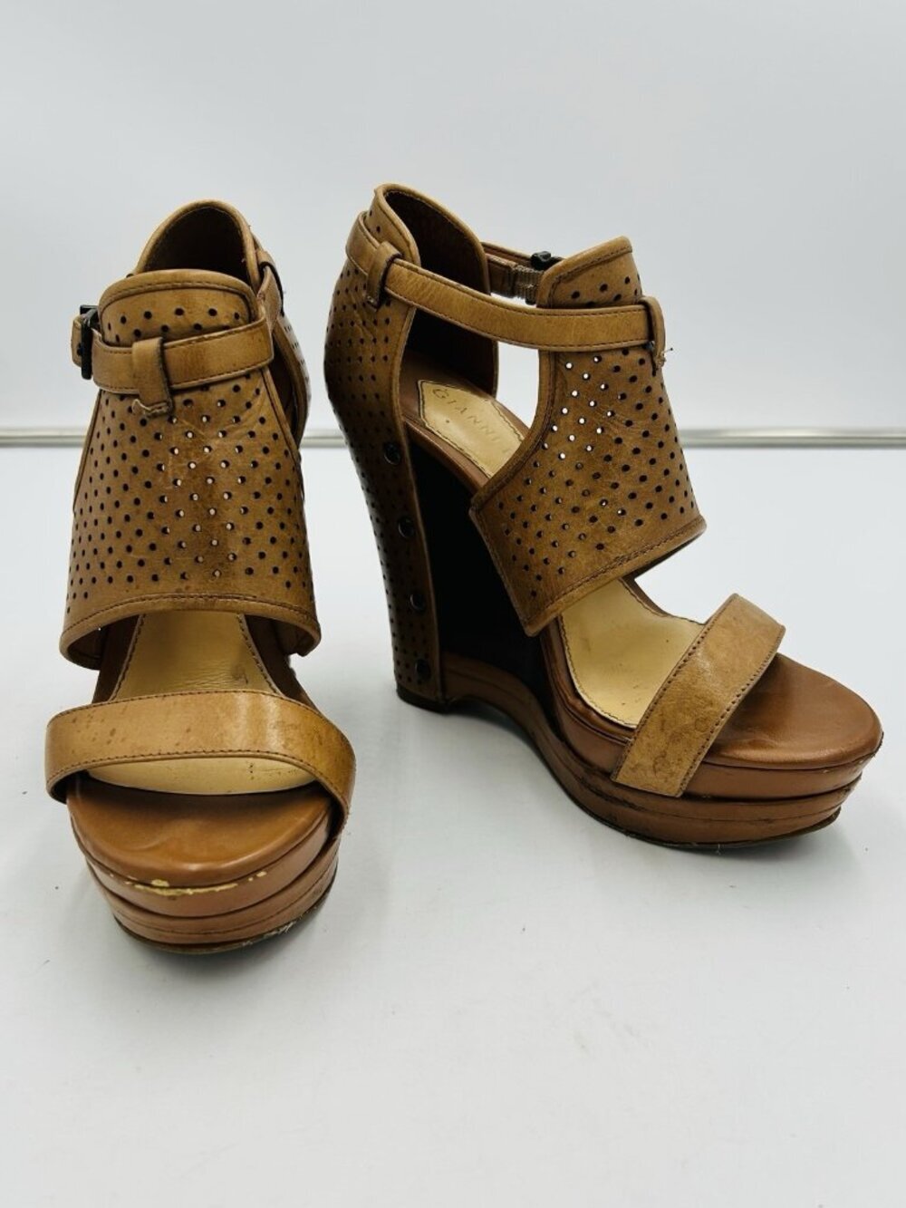 Gianni Bini Camel Leather Wooden Perforated Wedge Platform Sandal Sz 6.5